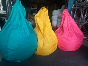 Кресла-мешки разных цветов